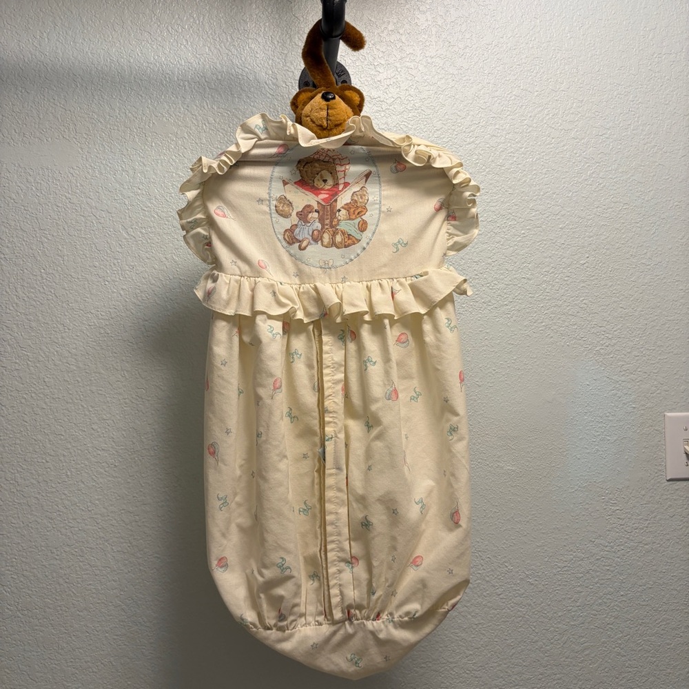 Vintage Lambs & Ivy Teddy Bear Nursery Decor Hanging Diaper Holder